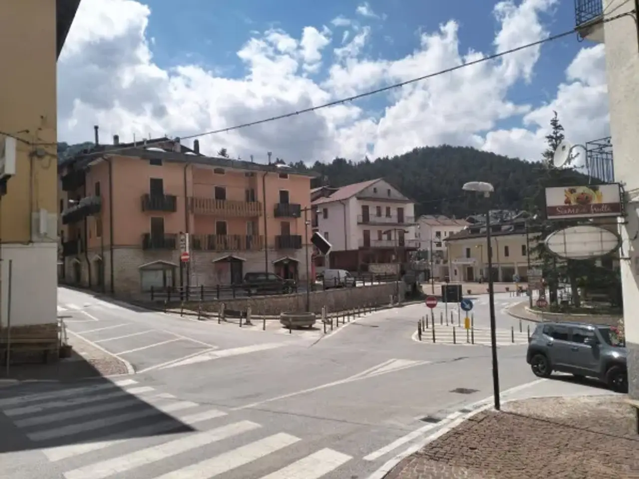 Negozio in Piazza Luigi di Savoia, Roccaraso, {3} - Foto 1