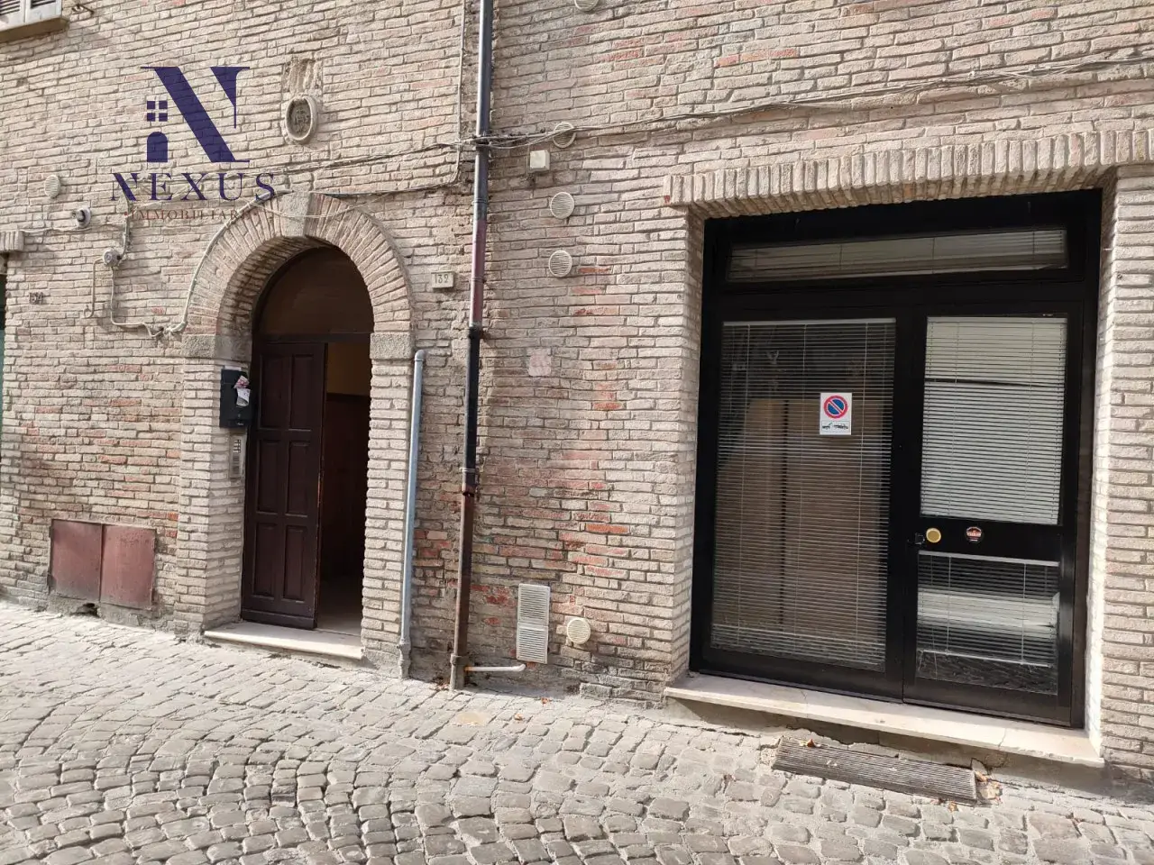 Negozio in Via Nolfi 148, Fano, {3} - Foto 1