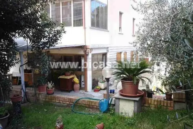 Terraced house, Pesaro - Photo 1