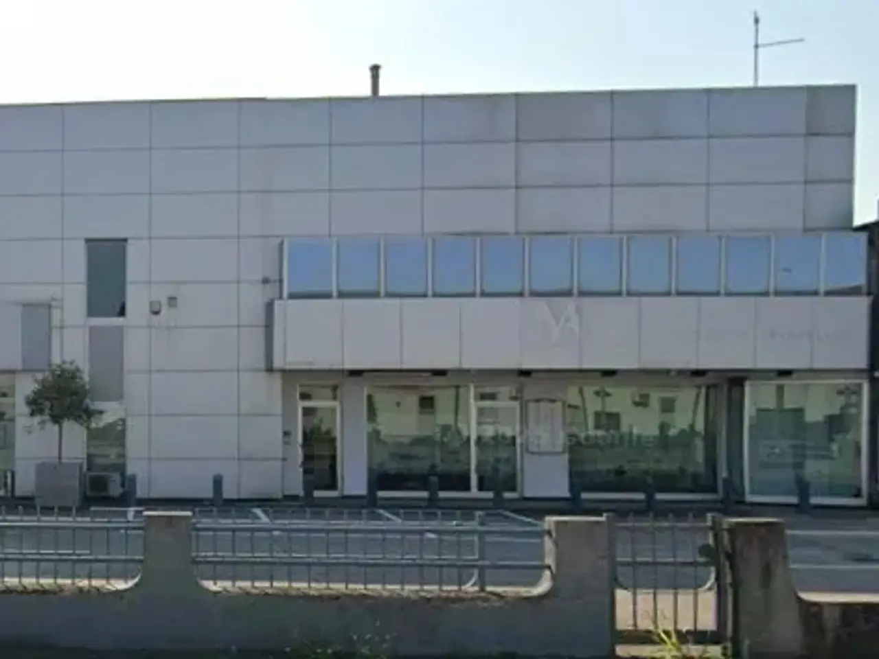 Negozio in Via Statale 2, Castelvetro Piacentino, {3} - Foto 1