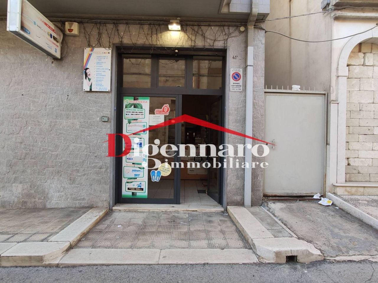 Negozio in Via Raffaello Sanzio, Altamura, {3} - Foto 1