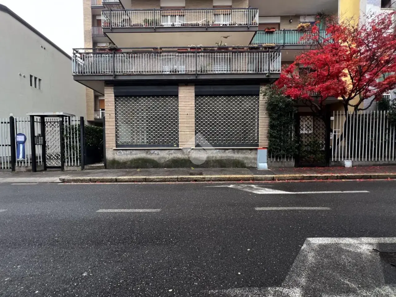 Negozio in Via Umberto I 86, Seregno, {3} - Foto 1