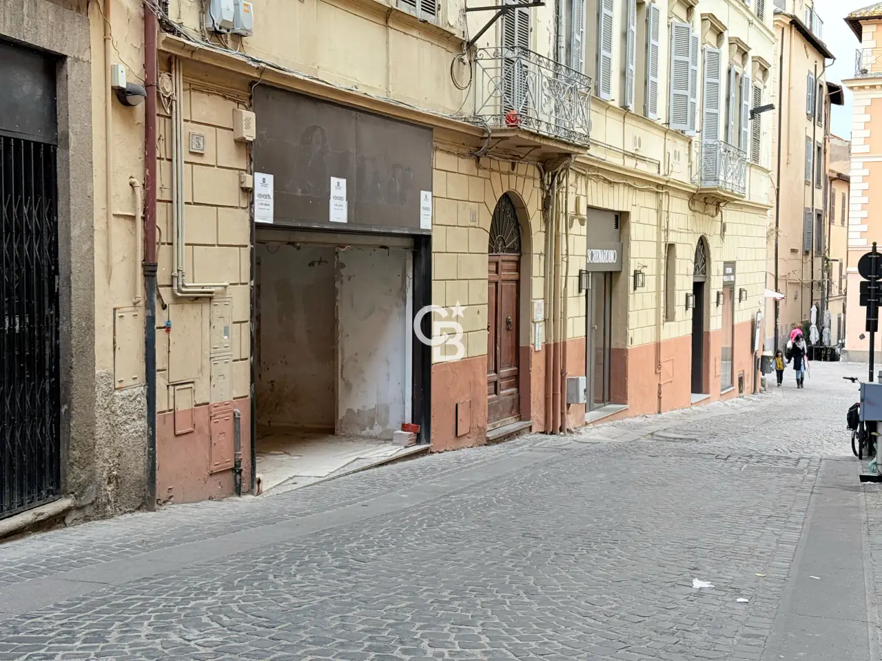 Negozio in Via Orologio Vecchio 3, Viterbo, {3} - Foto 2