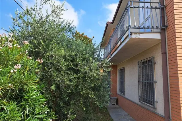 Mansion in Via Alcide De Gasperi, Sale - Photo 1