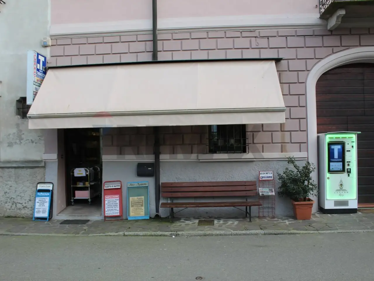 Esercizio commerciale in Via XX Settembre 4, Commessaggio, {3} - Foto 2