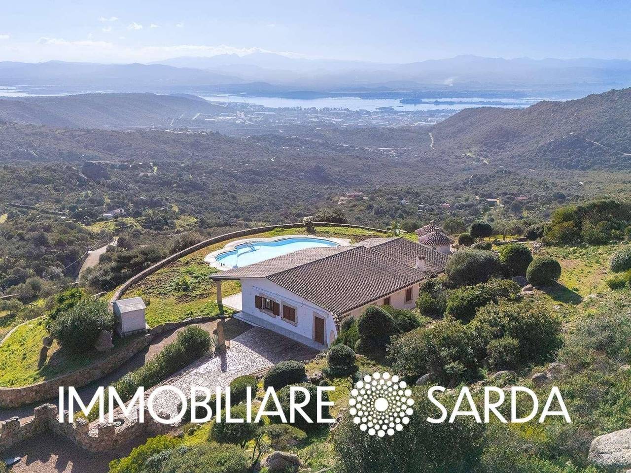 casa indipendente in vendita ad Olbia in zona Bados