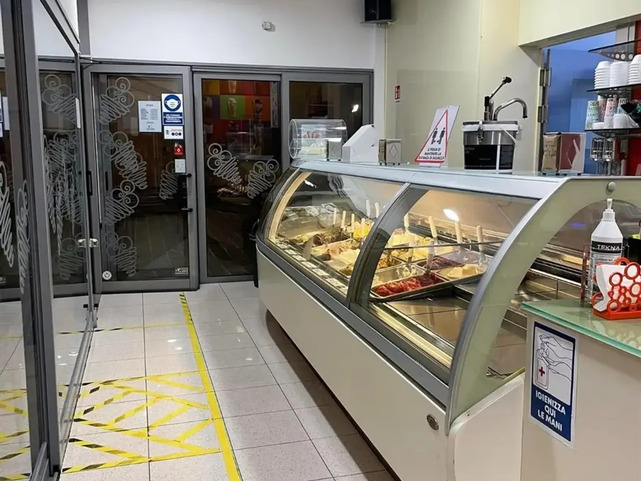 Gelateria in , Muggiò, {3} - Foto 2