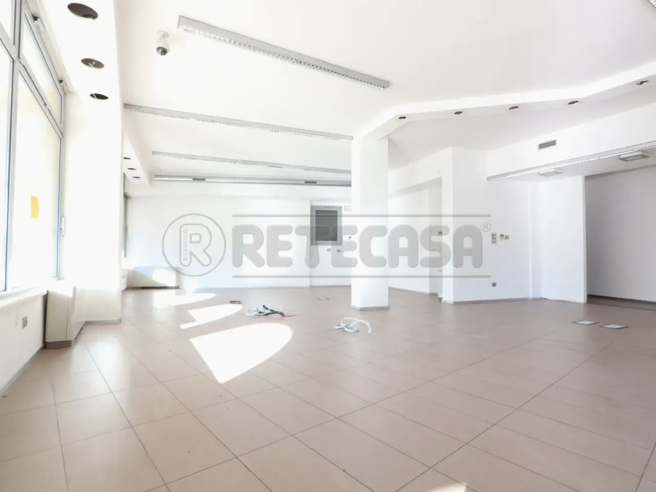 Palazzina commerciale in Via G Marconi 5, Altavilla Vicentina, {3} - Foto 2