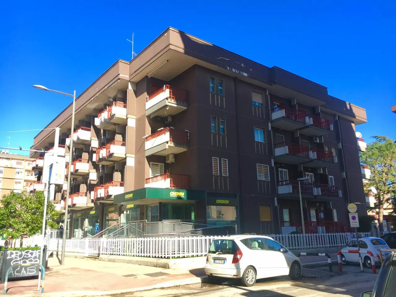 Ufficio in Viale della Repubblica 58e, Bari, {3} - Foto 1