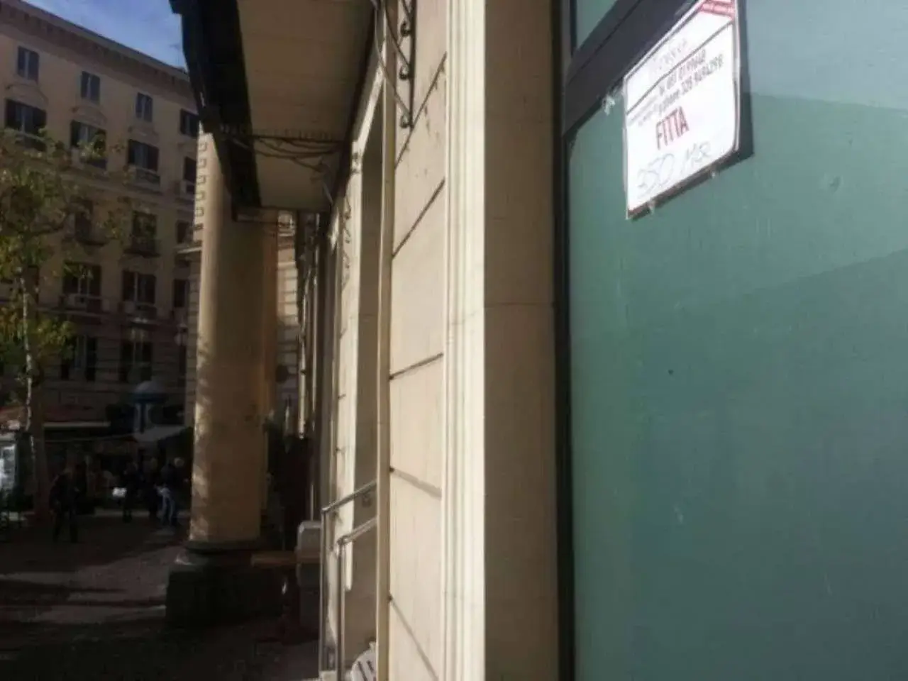 Locale commerciale in Piazza Vanvitelli Napoli, Napoli, {3} - Foto 1