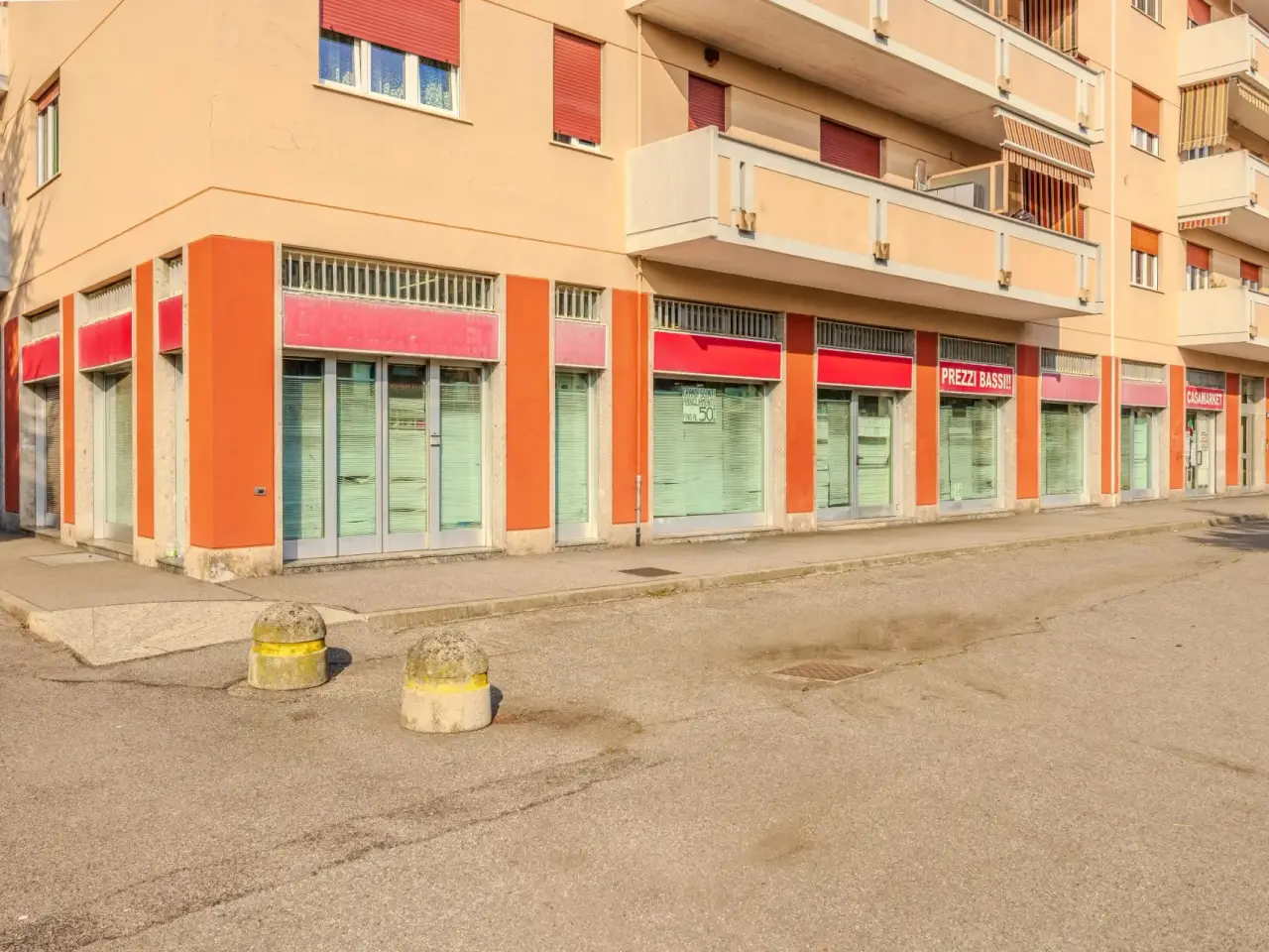 Negozio in Via Repubblica, 20, Bollate, {3} - Foto 2