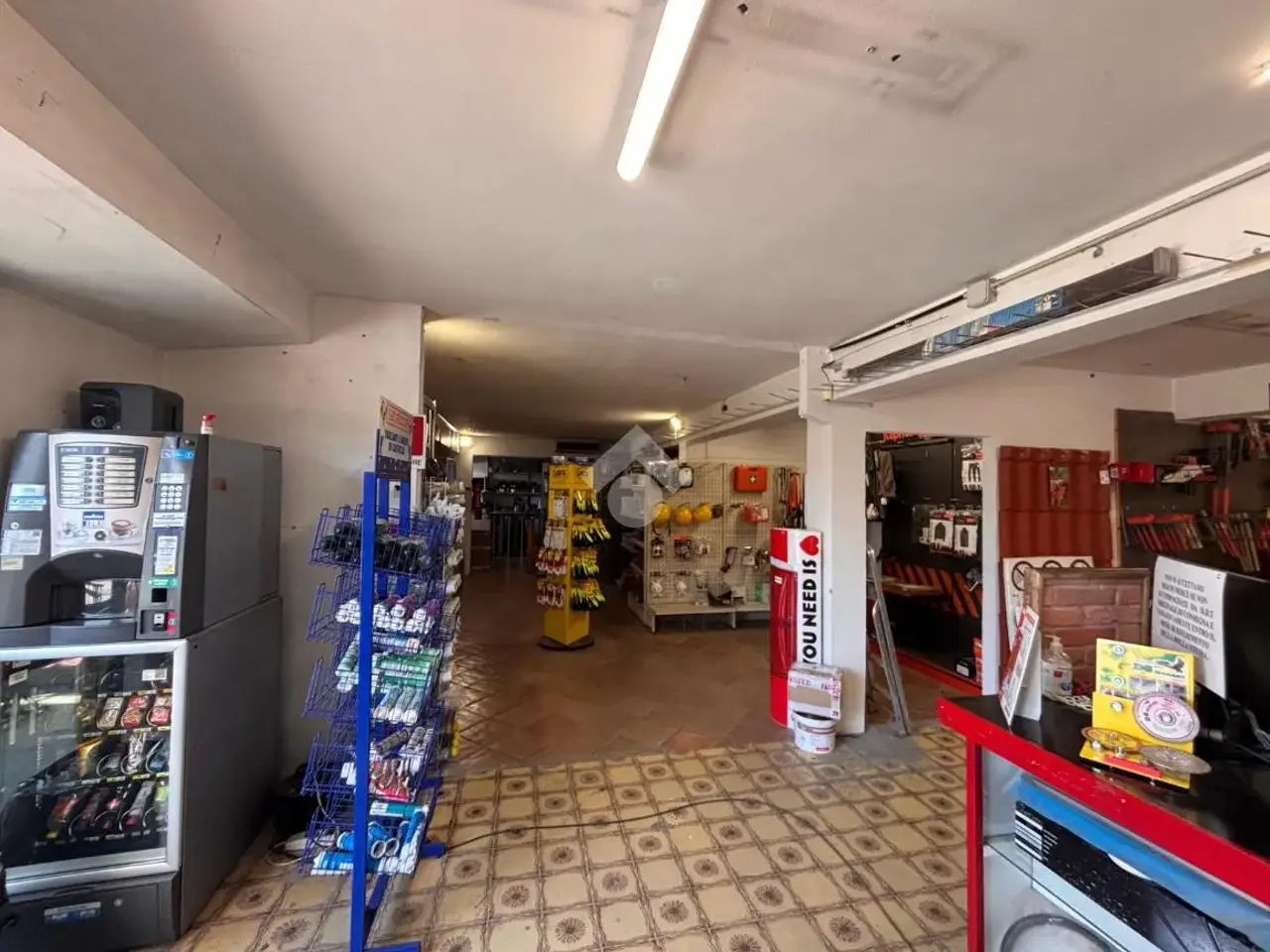 Negozio in Via dei Ciliegi 44, Reggello, {3} - Foto 2