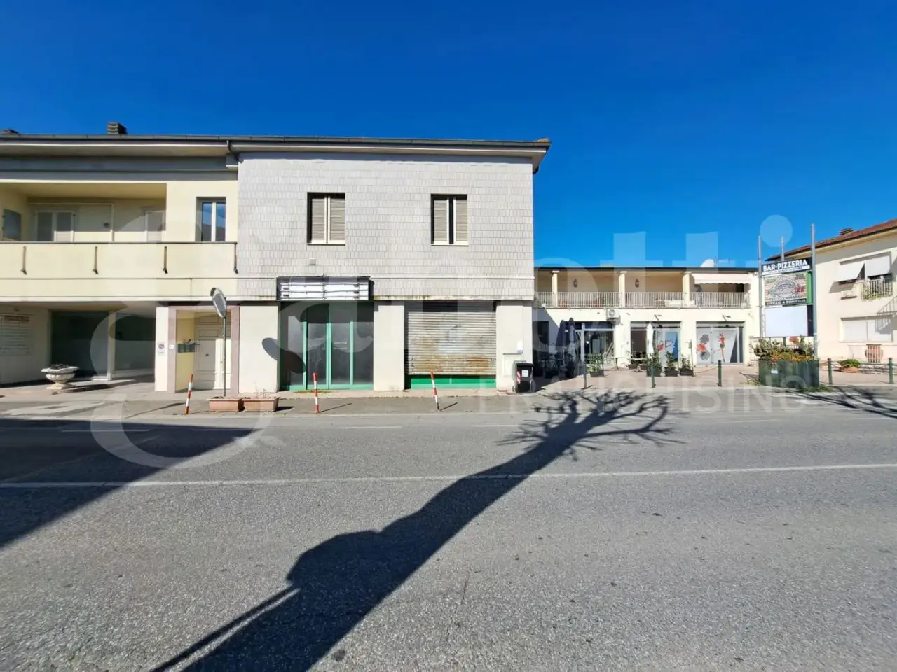 Laboratorio in , Ponsacco, {3} - Foto 1
