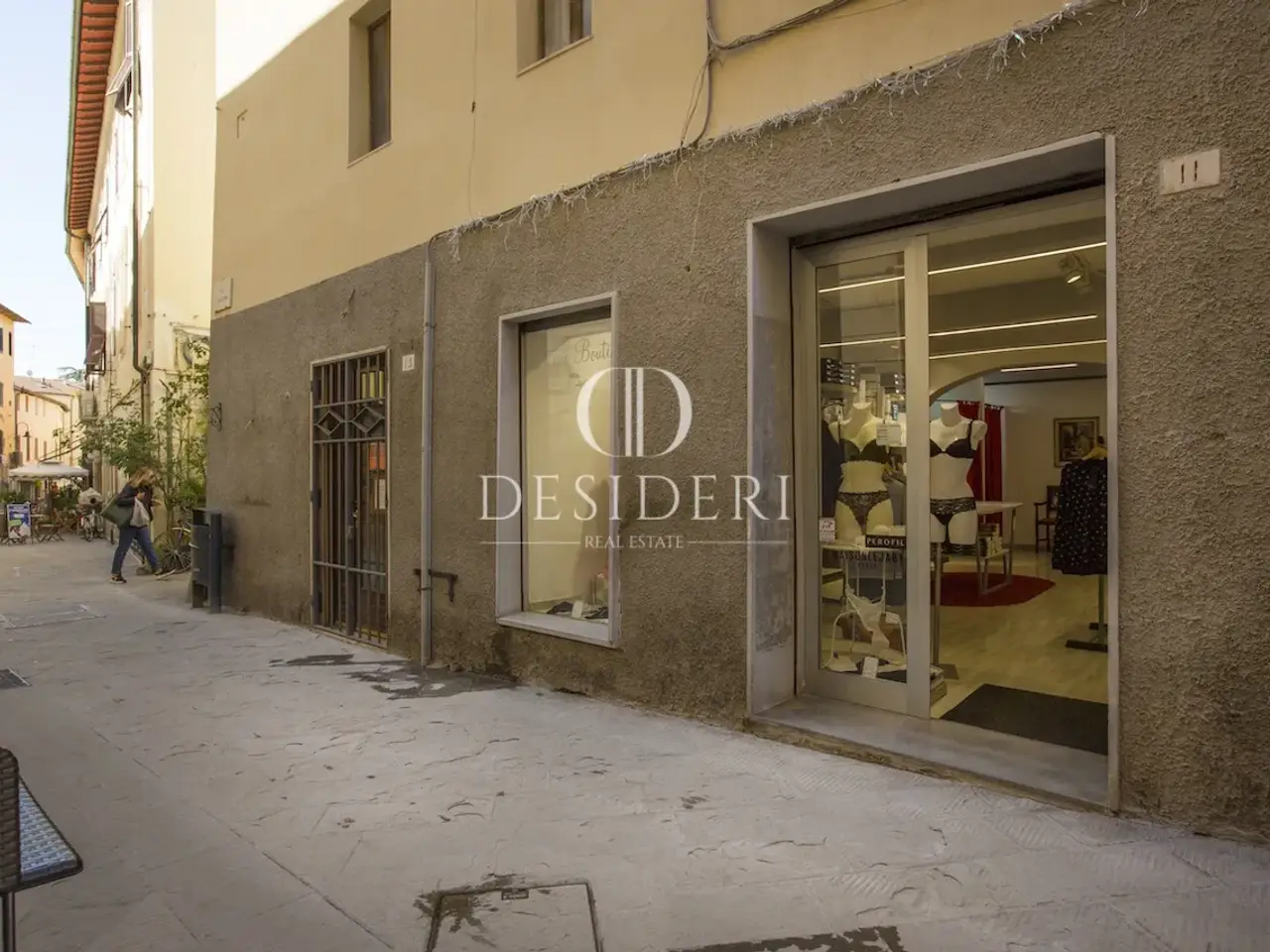Locale commerciale in Via San Martino 58100 Grosseto, Grosseto, {3} - Foto 1