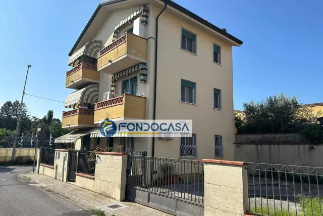 Villa a schiera in Via Alessandro Volta 1, Viareggio - Foto 1