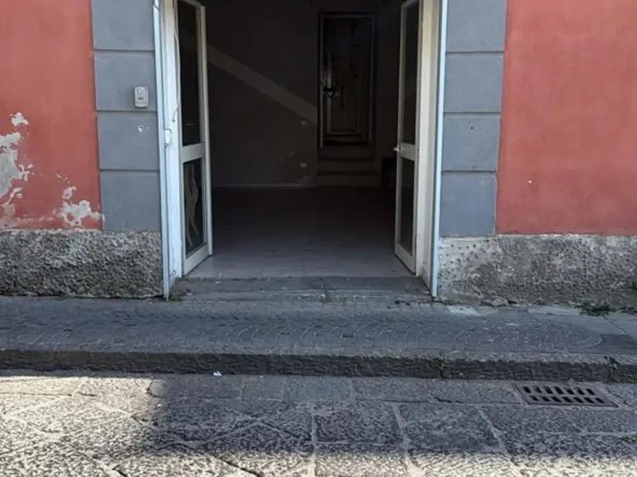 Esercizio commerciale in Via Umberto I Snc , Sant'Anastasia, {3} - Foto 2