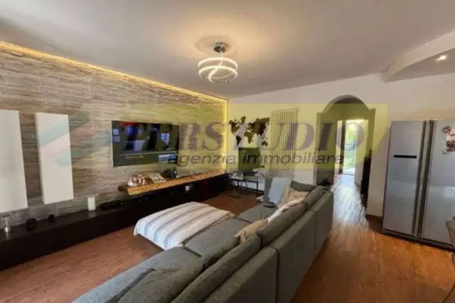 4-room flat in Via Giuseppe Mazzini Snc, Barzana - Photo 1