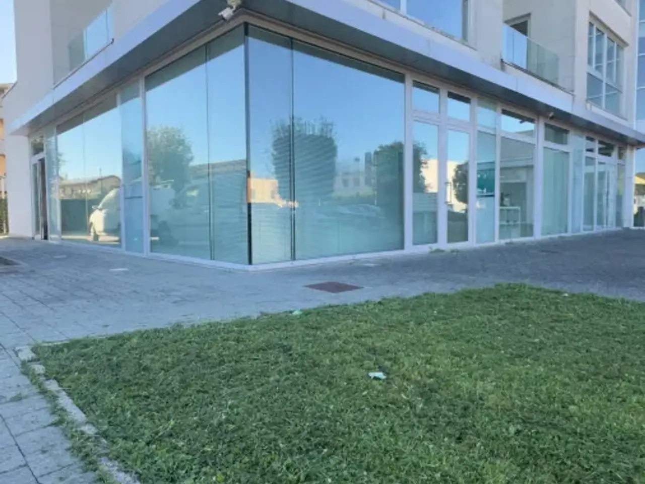 Negozio in Via Luciano Lama, Monsummano Terme, {3} - Foto 1
