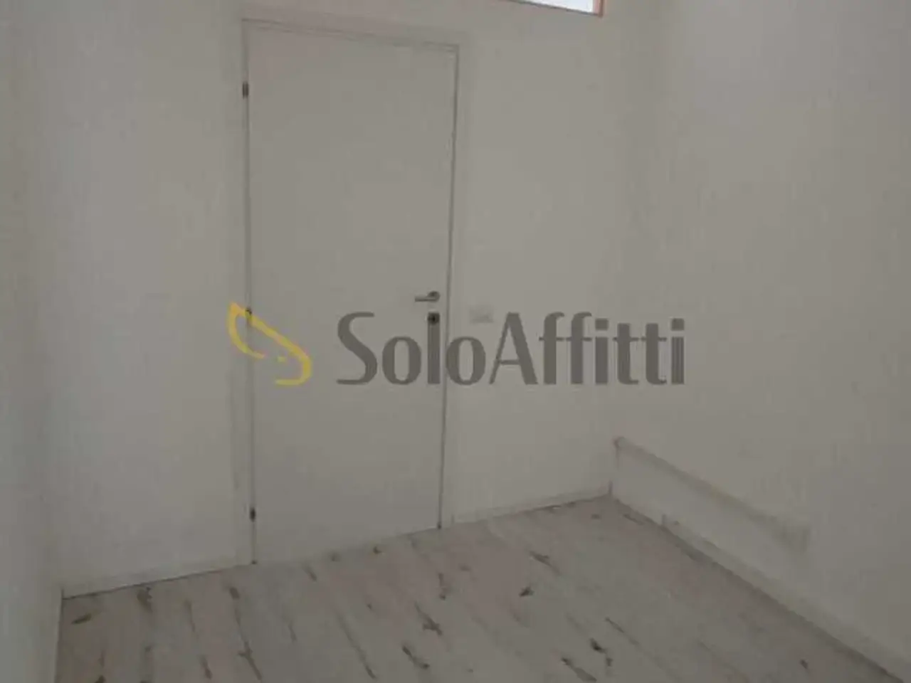 Negozio in Piazzale Caduti Saronnesi 8, Saronno, {3} - Foto 2