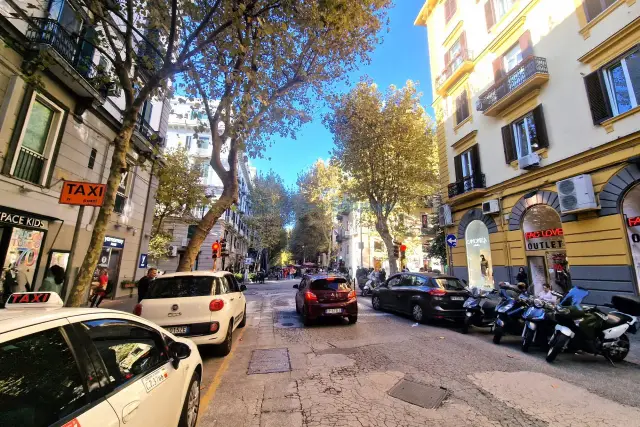 Geschäft in Via Luca Giordano, Napoli - Foto 1