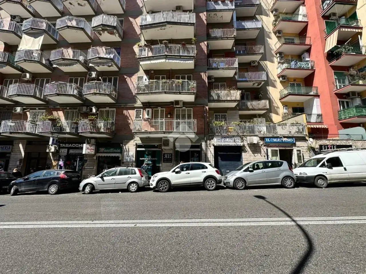 Negozio in Via Pietro Castellino 95, Napoli, {3} - Foto 2