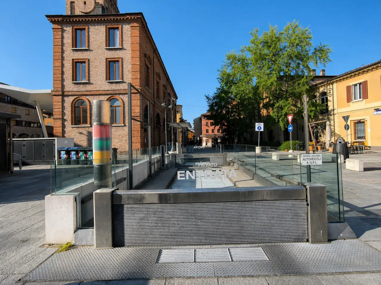 Parcheggio chiuso in Piazza Edoardo Fabbri, Cesena, {3} - Foto 1