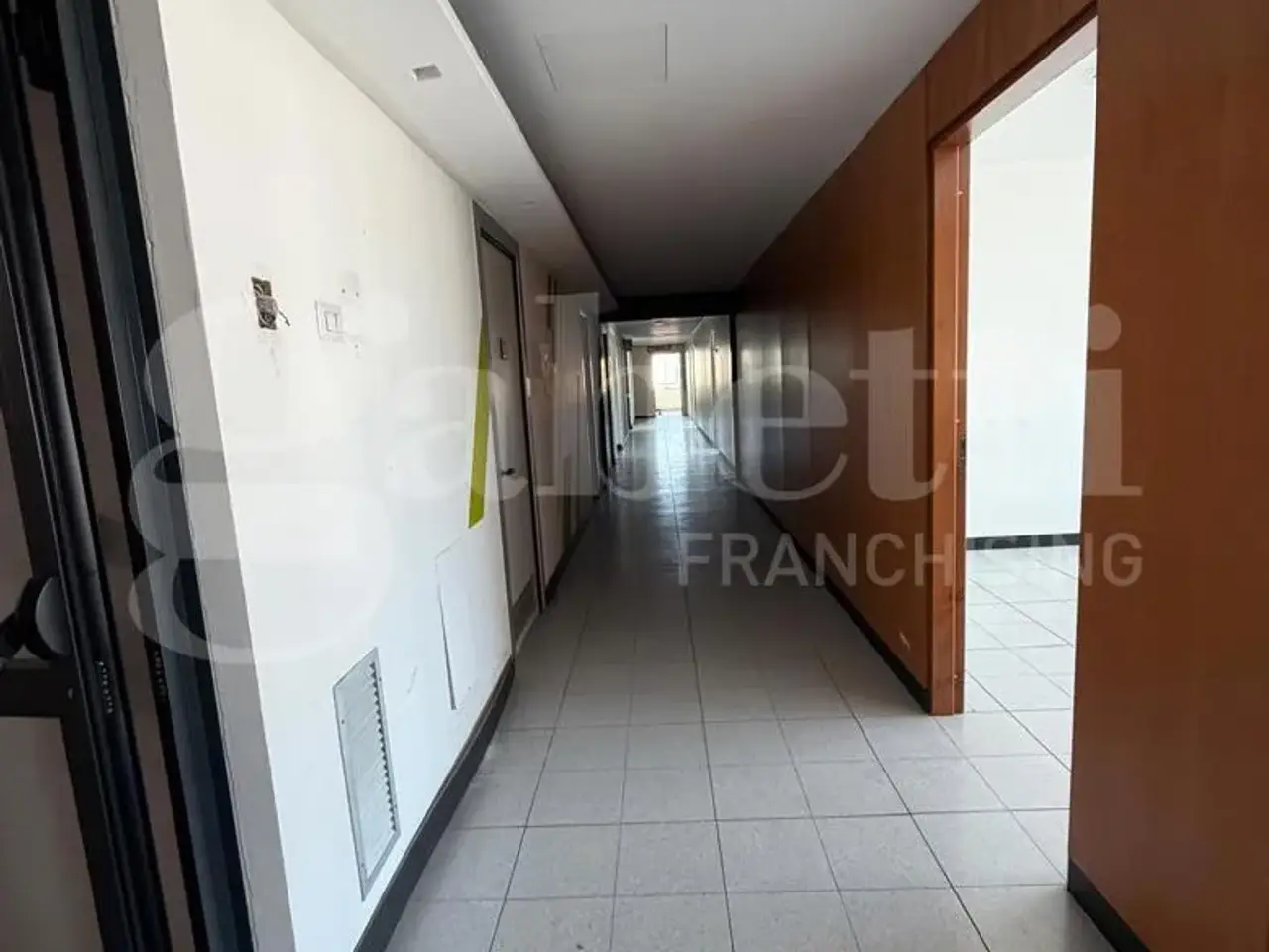 Ufficio in Viale Pier Luigi Nervi  3, Latina, {3} - Foto 2