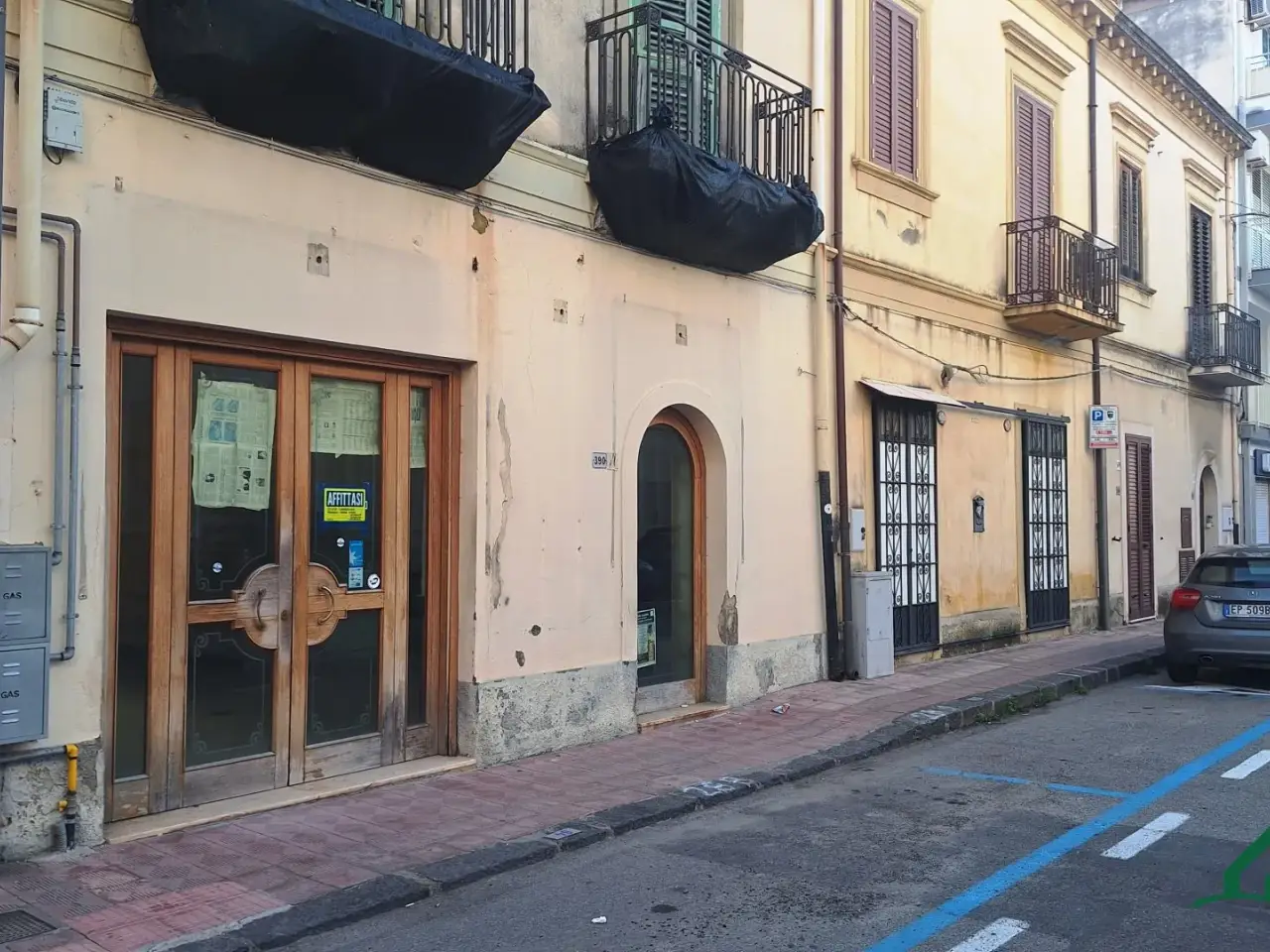 Negozio in Via Regina Margherita 390, Santa Teresa Di Riva, {3} - Foto 2