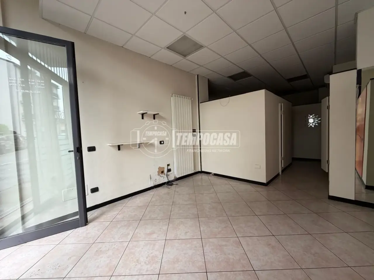 Negozio in Via San Pietro 11/a, Bareggio, {3} - Foto 2