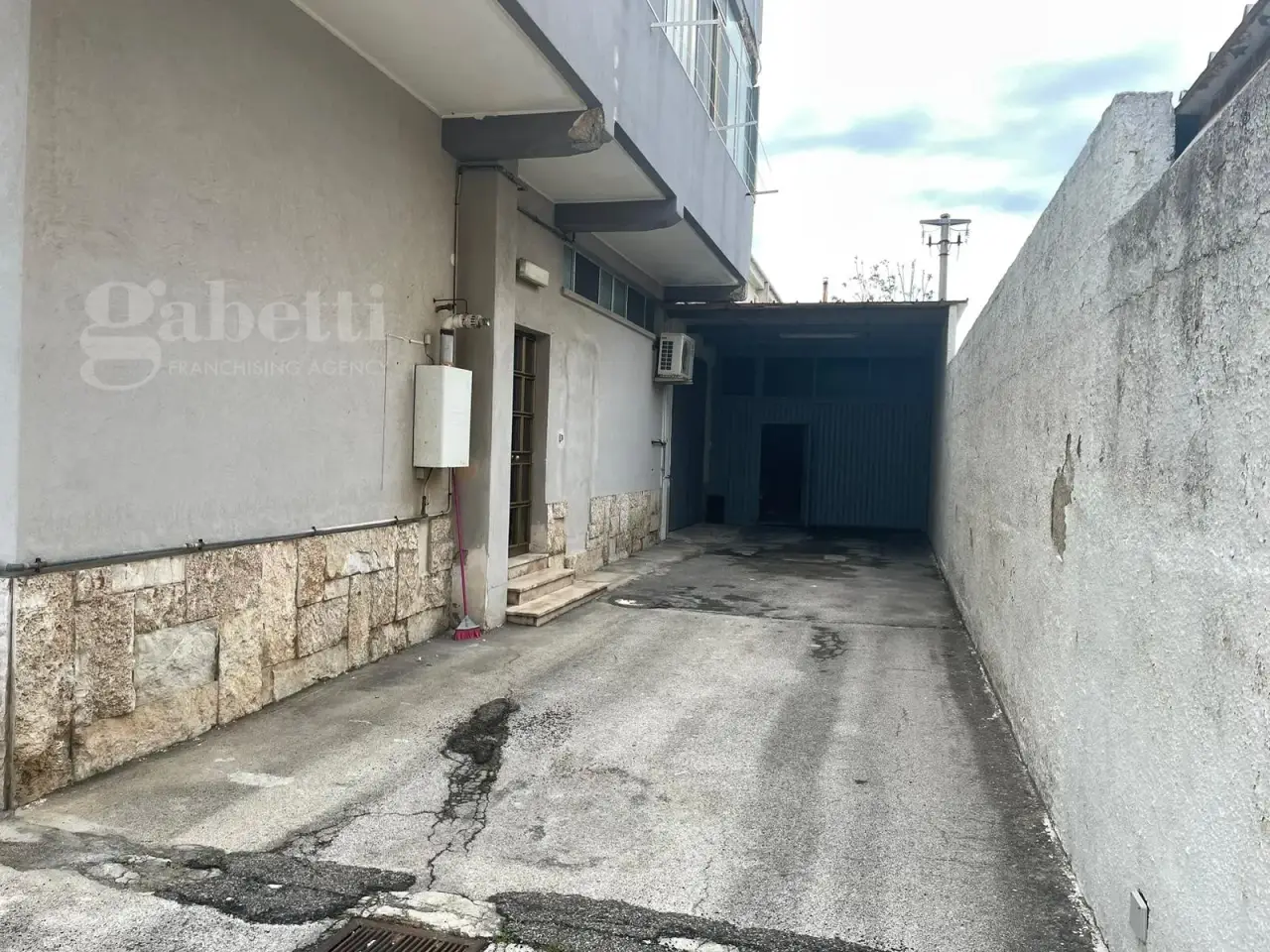 Capannone in Via del Lavoro 19, Barletta, {3} - Foto 2