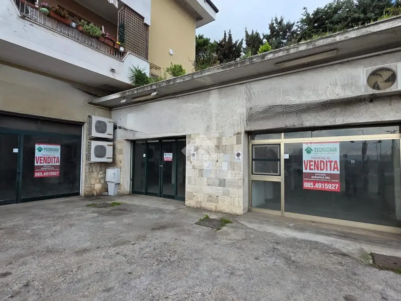 Negozio in Viale Europa 2, Spoltore, {3} - Foto 1