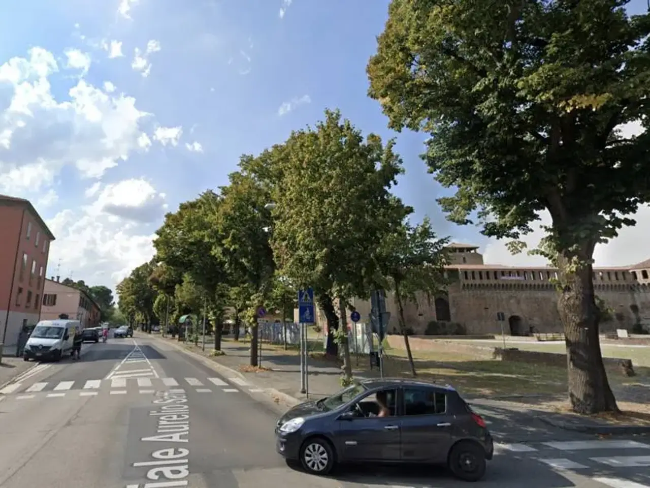 Locale commerciale in Viale Saffi, Imola, Centro Storico, Imola, {3} - Foto 1