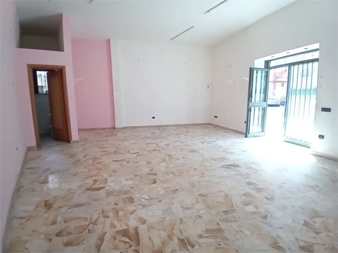 Negozio in Via Roma 120, Casalnuovo Di Napoli, {3} - Foto 2