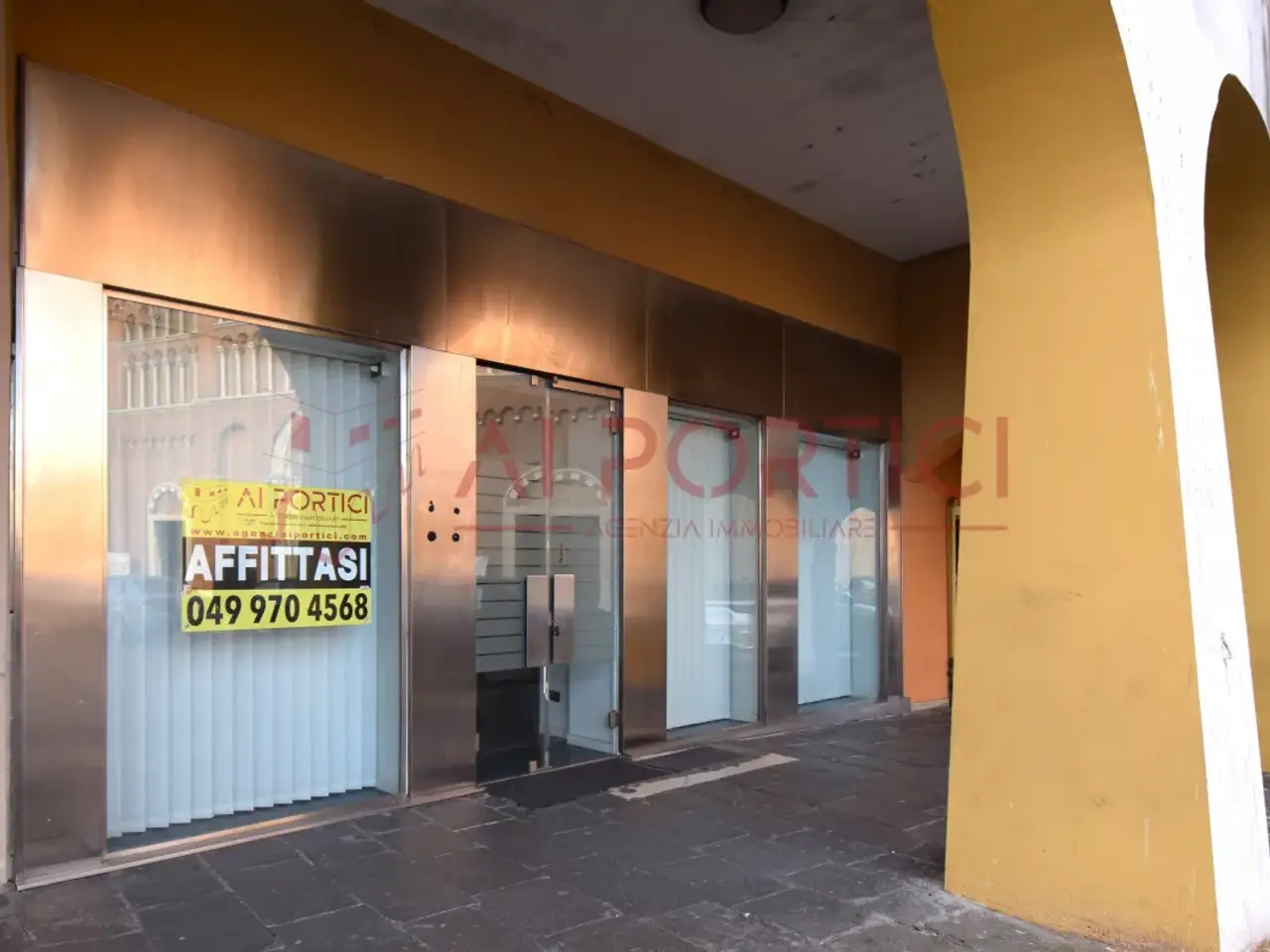 Negozio in Piazza Incoronata, Piove Di Sacco, {3} - Foto 1
