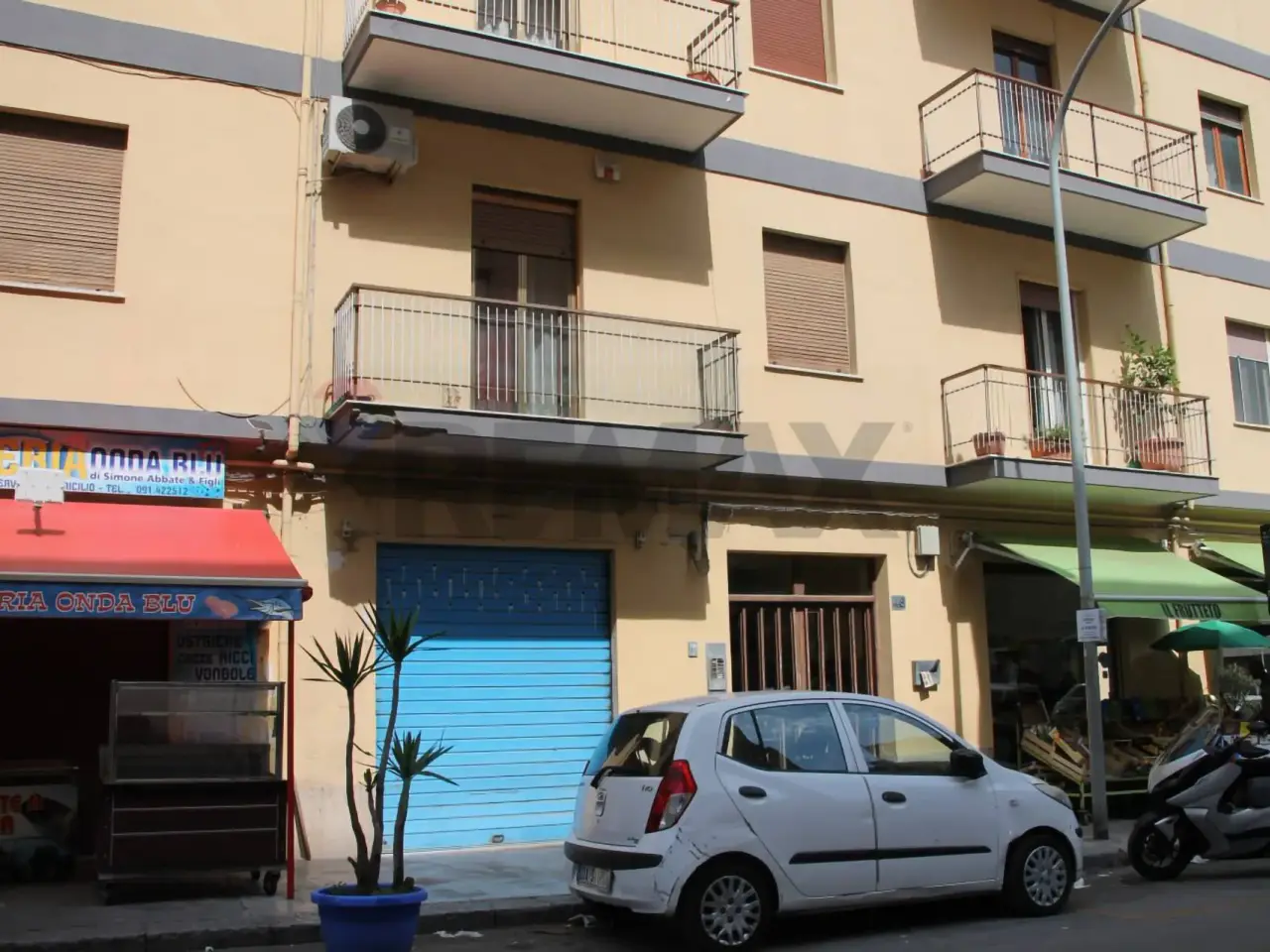 Negozio in Via Carmelo Onorato 44, Palermo, {3} - Foto 2