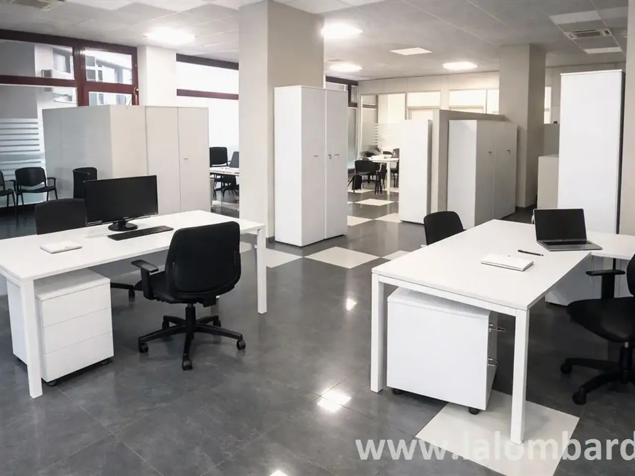 Negozio in Via Cadore 6, Gallarate, {3} - Foto 1