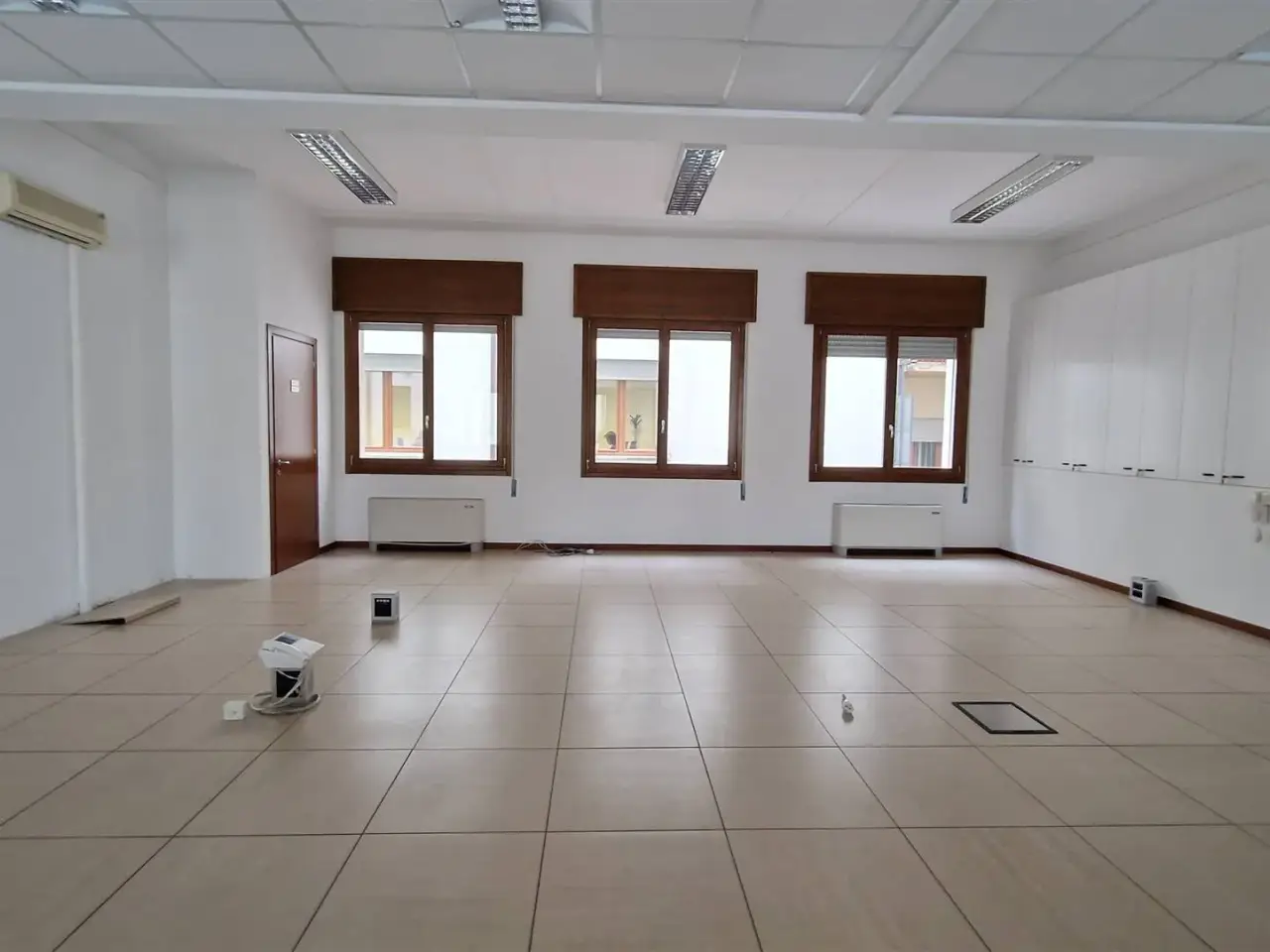 Ufficio in , Este, {3} - Foto 2