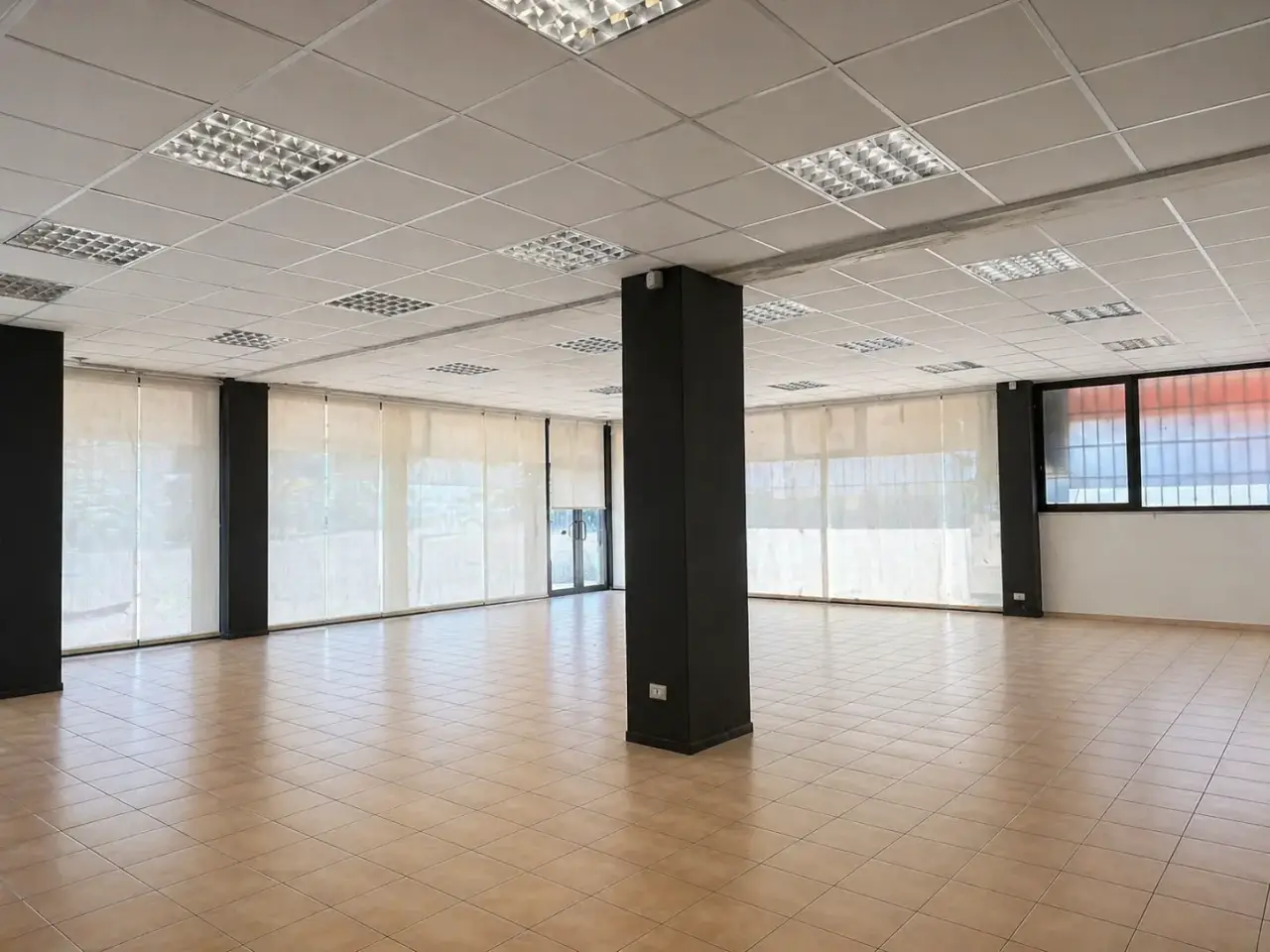 Negozio in , Thiene, {3} - Foto 2