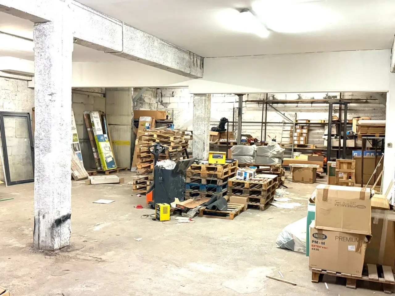 Magazzino in Via Alcide De Gaspari 35, Mascalucia, {3} - Foto 1