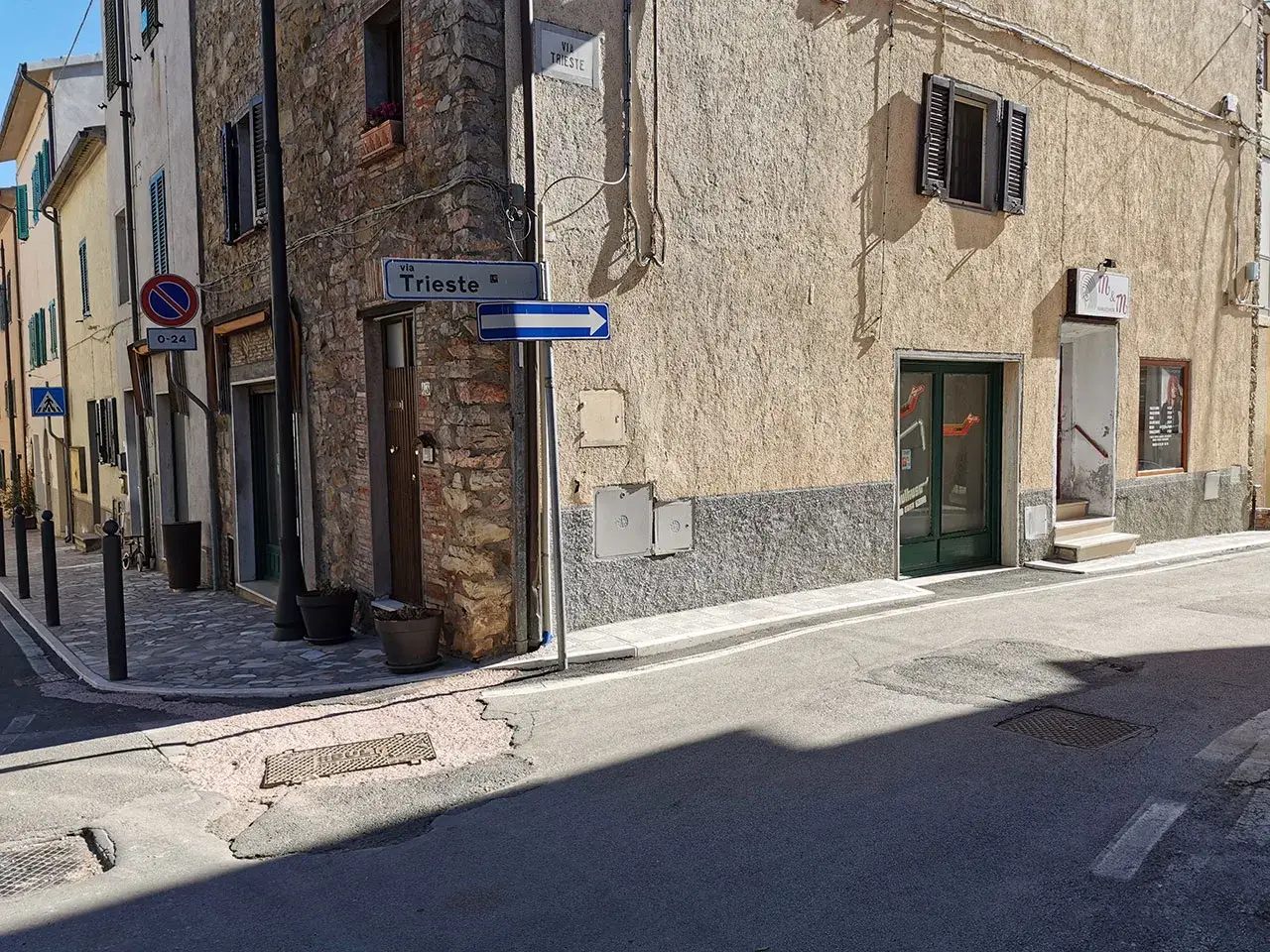 Negozio in Via Aldo Moro 41, Gavorrano, {3} - Foto 1