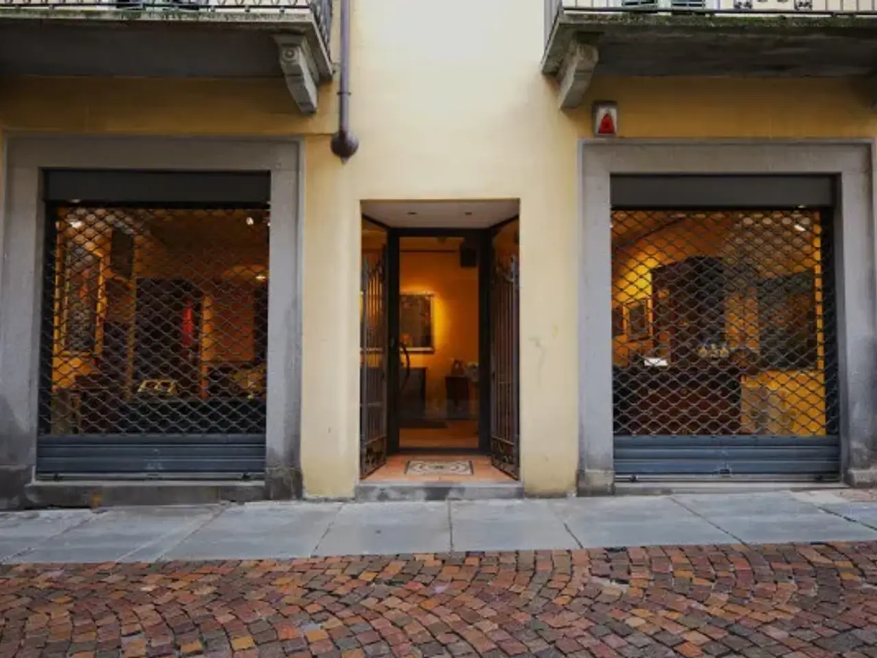 Negozio in Via Italia 63, Biella, {3} - Foto 1