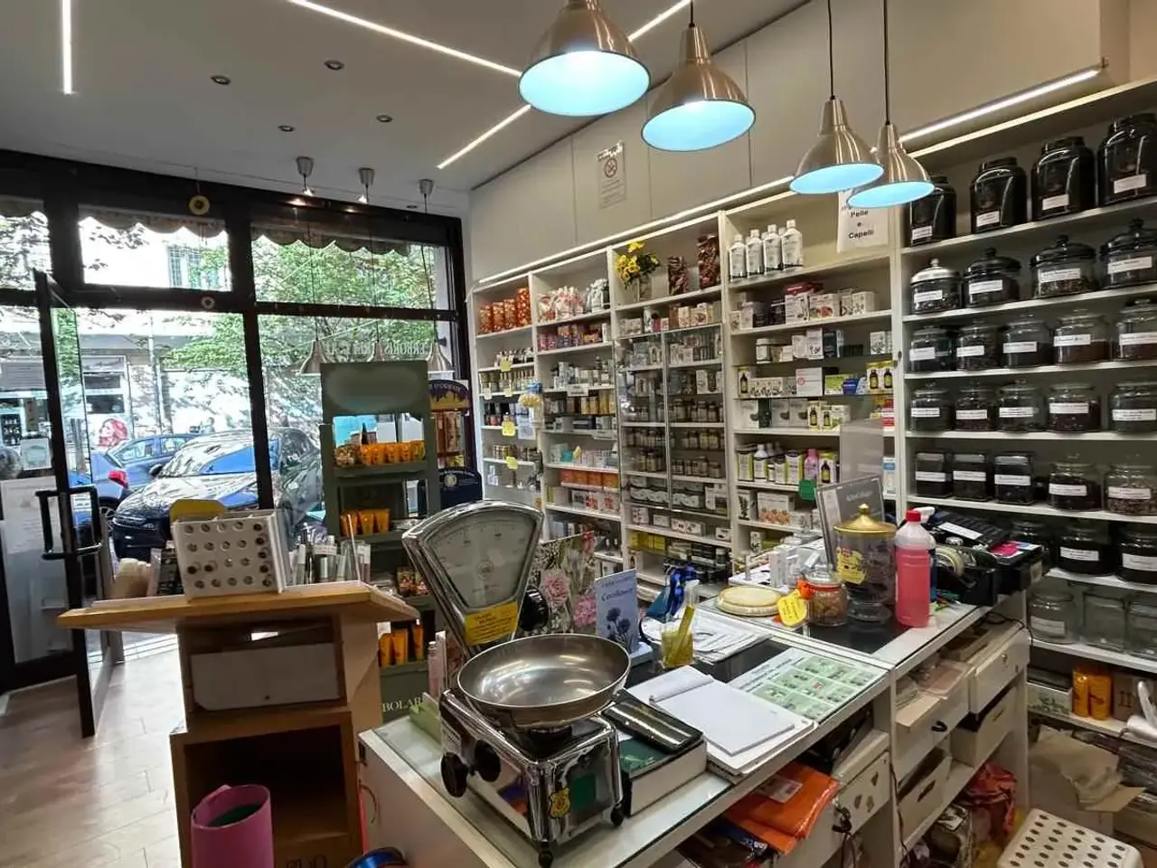 Erboristeria in Via Tommaso da Celano, Roma, {3} - Foto 1