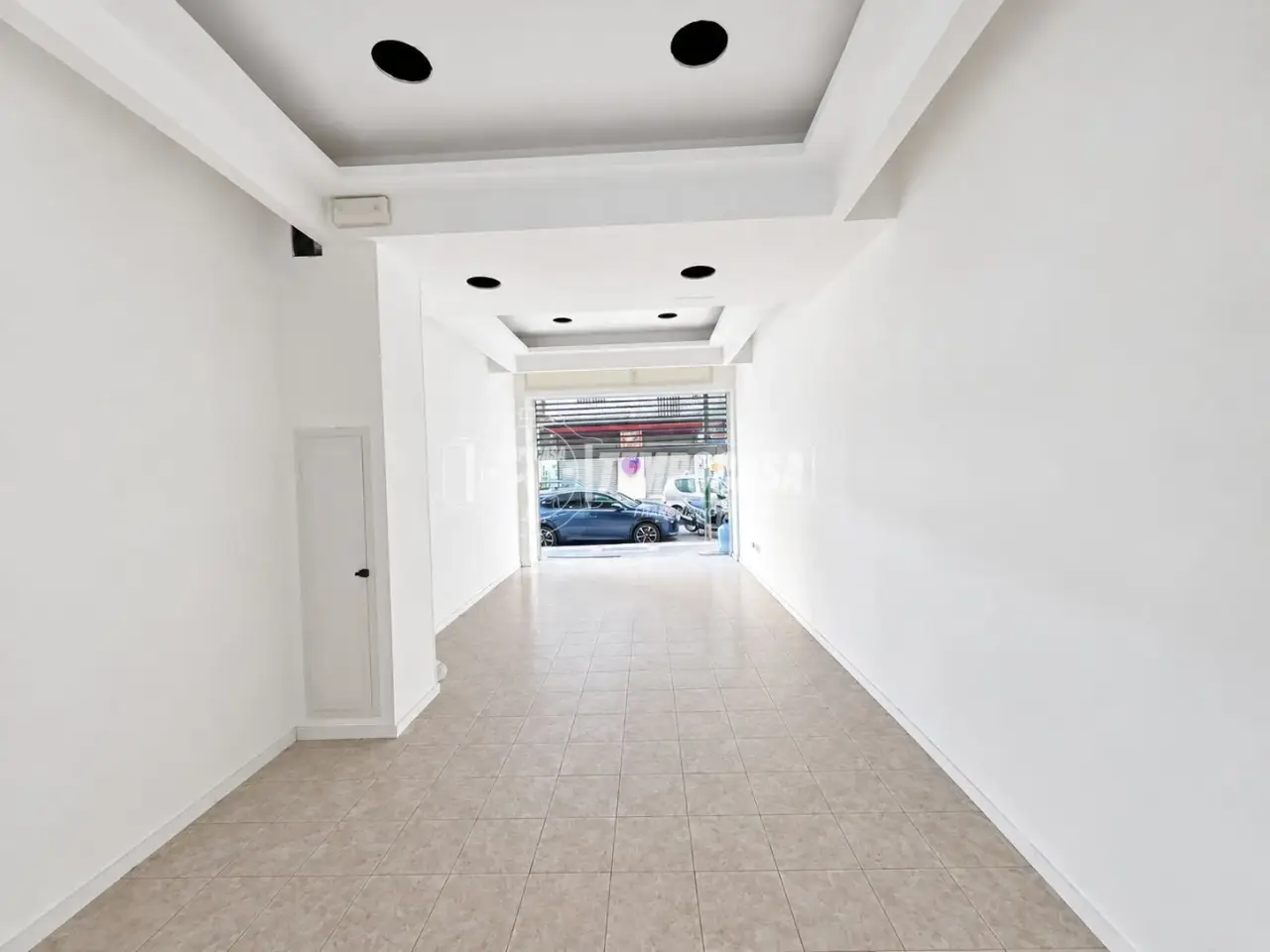 Negozio in Viale Cavalleggeri d'Aosta, Napoli, {3} - Foto 2
