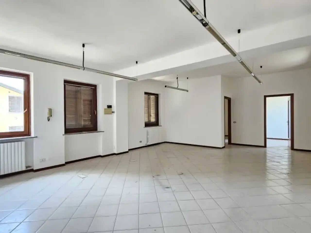 Ufficio in Via Mazzini 39, Treviglio, {3} - Foto 1