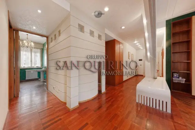 4-room flat in Viale Cesare Battisti, Correggio - Photo 1