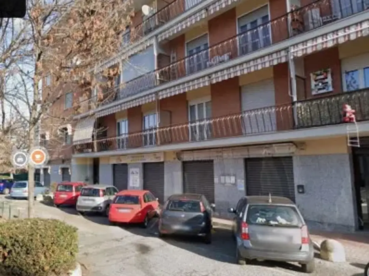 Negozio in Via Massimo d'Azeglio 5, Piossasco, {3} - Foto 1
