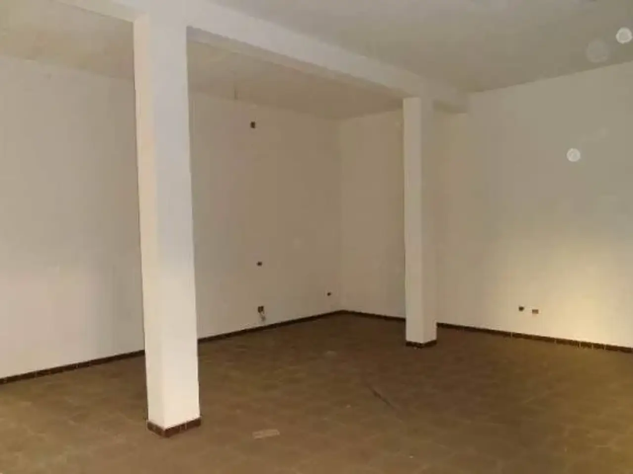 Negozio in Via Inghilterra, Quartu Sant'Elena, {3} - Foto 1