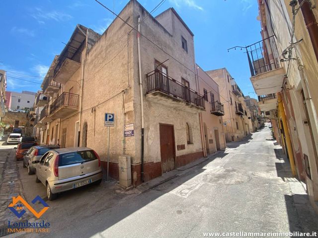 Casa indipendente in Via Giovanni Bovio, Castellammare del Golfo - Foto 1