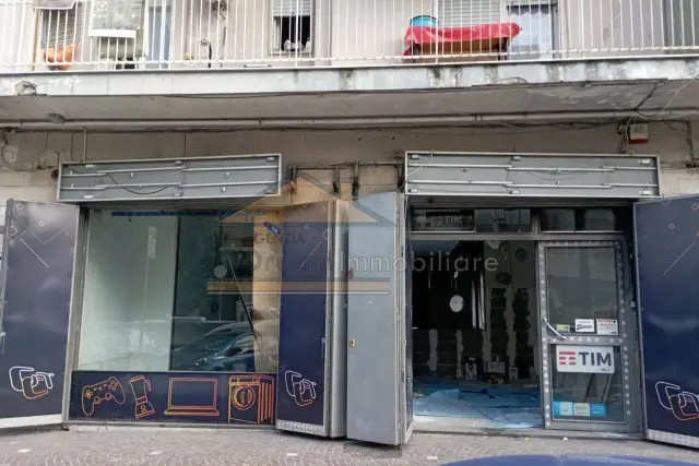 Negozio in Via Roma, Melito di Napoli - Foto 1