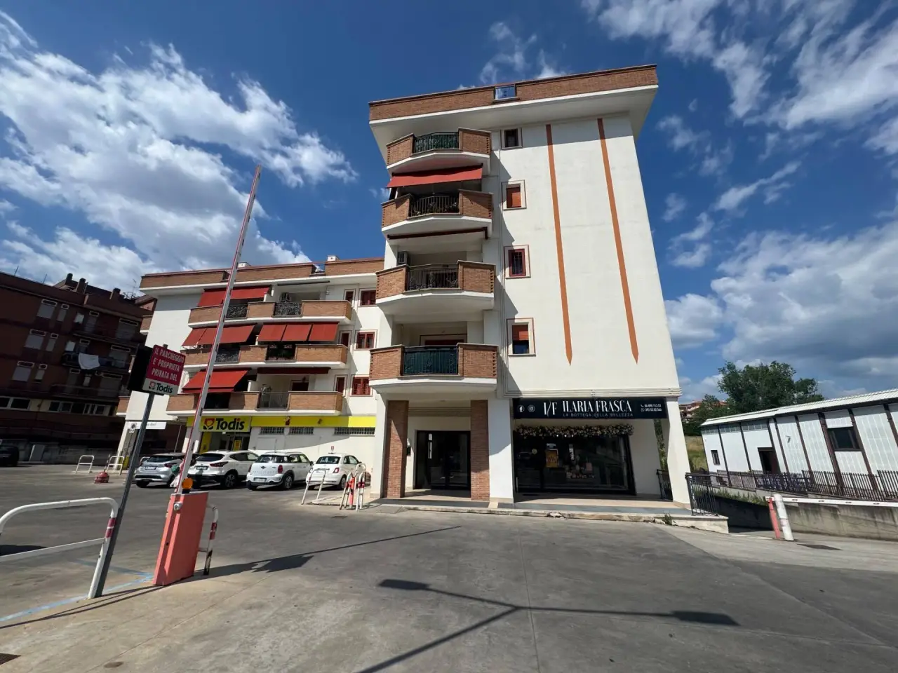Negozio in Via Amendola 108a, Mentana, {3} - Foto 1